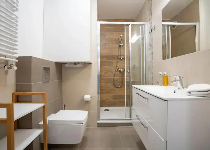 Apartament środkowa Widok Na 2 Piętro Garaż Gratis *